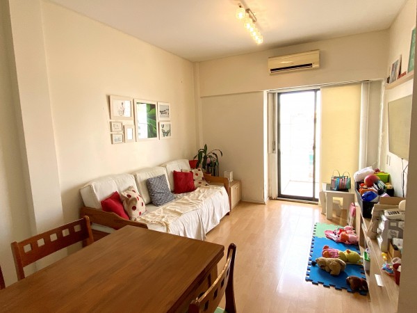 Venta 2 ambientes c/balcón muy buena luz