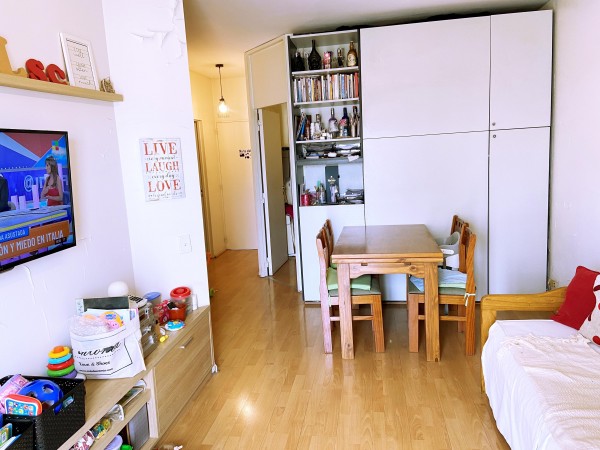 Venta 2 ambientes c/balcón muy buena luz