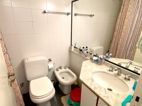 Venta 2 ambientes c/balcón muy buena luz