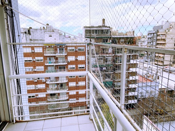Venta 2 ambientes c/balcón muy buena luz