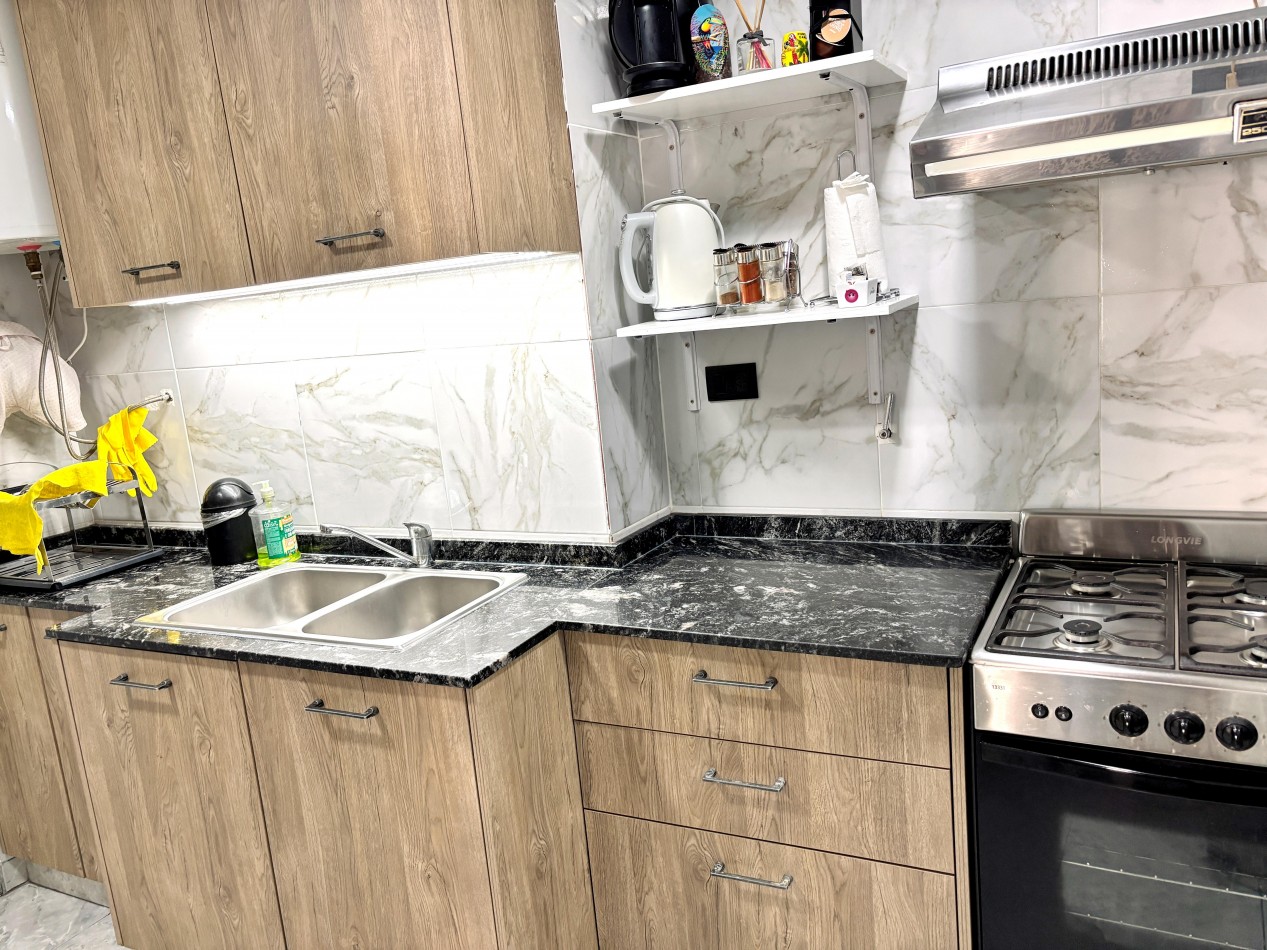 Venta Departamento 4 ambientes c/balcon y dep.
