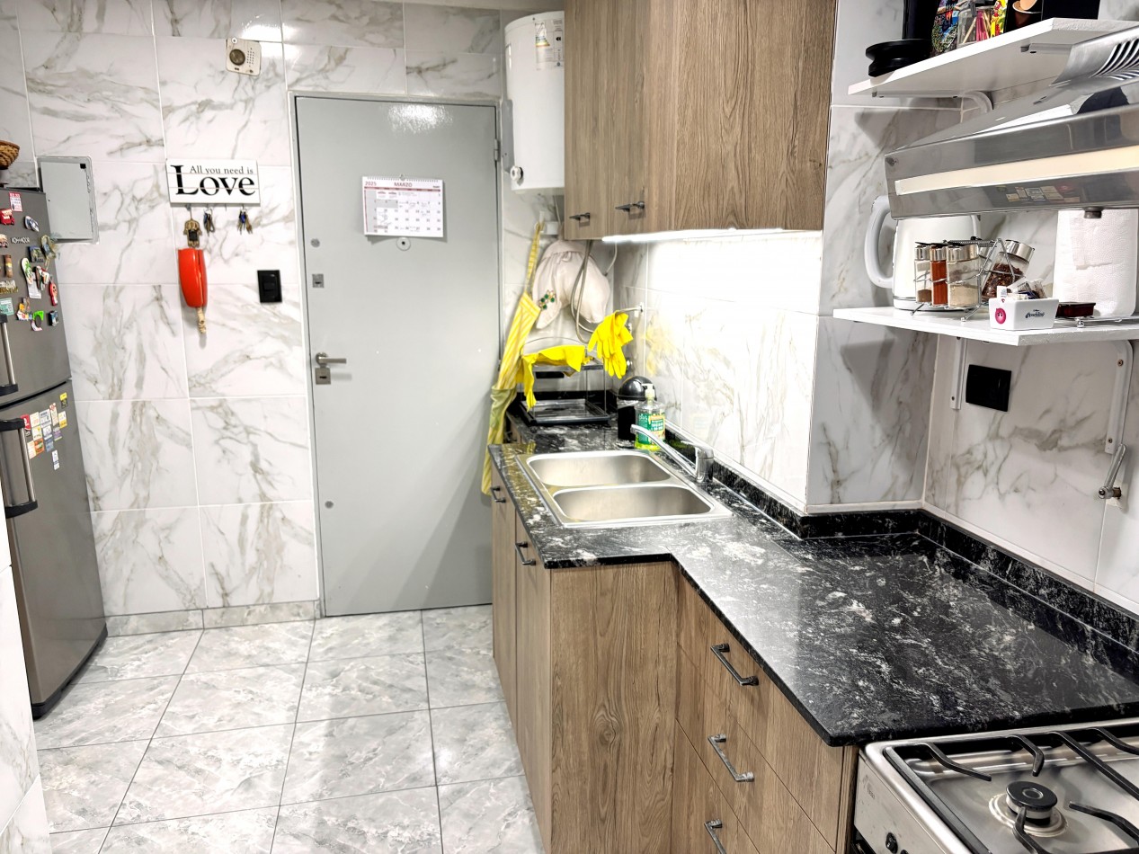 Venta Departamento 4 ambientes c/balcon y dep.