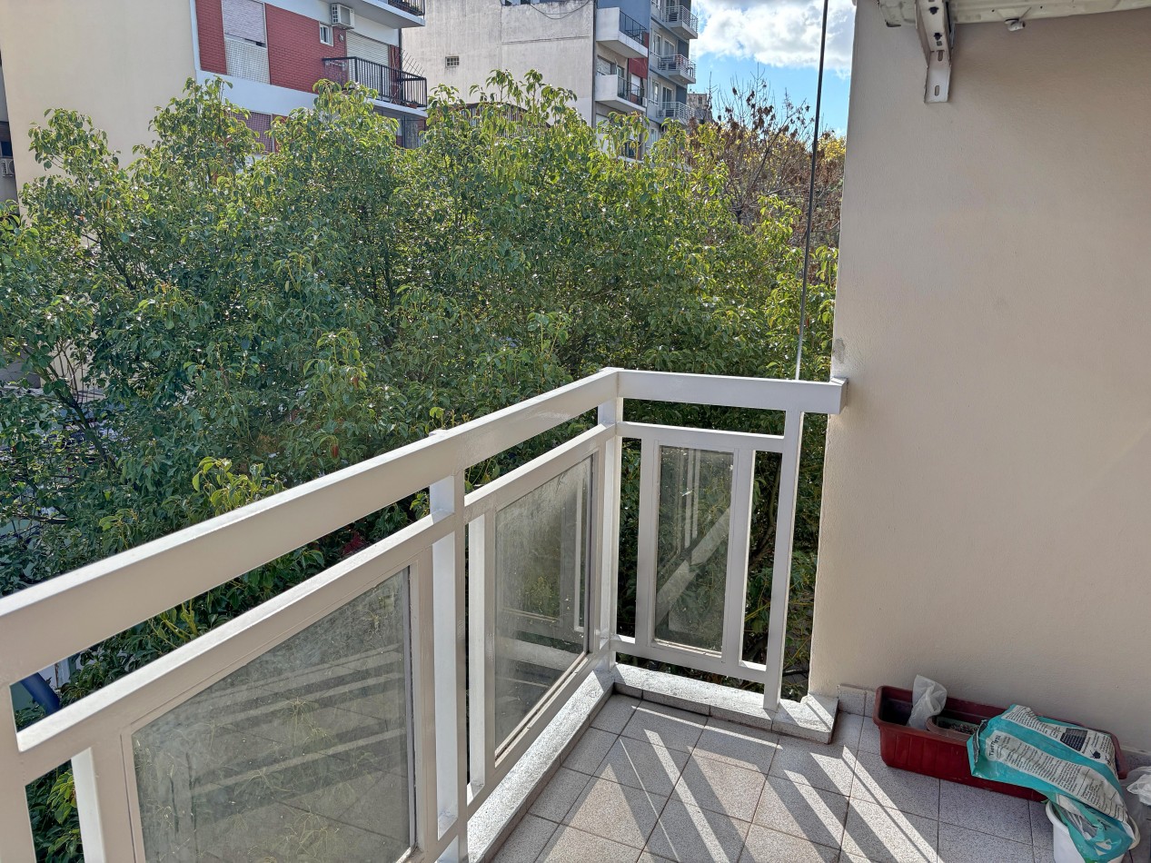 Vendo 2 ambientes c/balcon