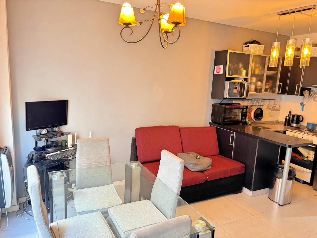 Caballito Hermoso Duplex de 3 Ambientes al Contrafrente, 1er Piso x Escalera: