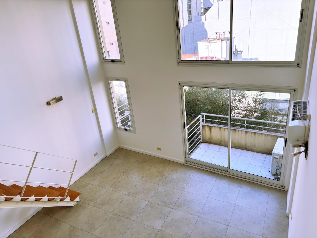 63m2 Duplex de 2 Ambientes c/2 baños y balcon.