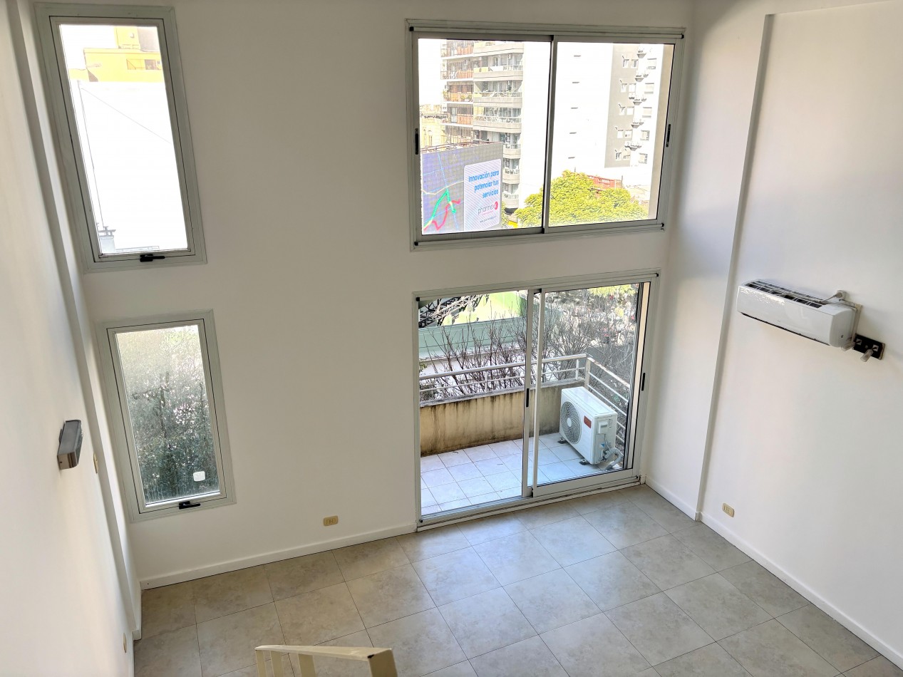 63m2 Duplex de 2 Ambientes c/2 baños y balcon.