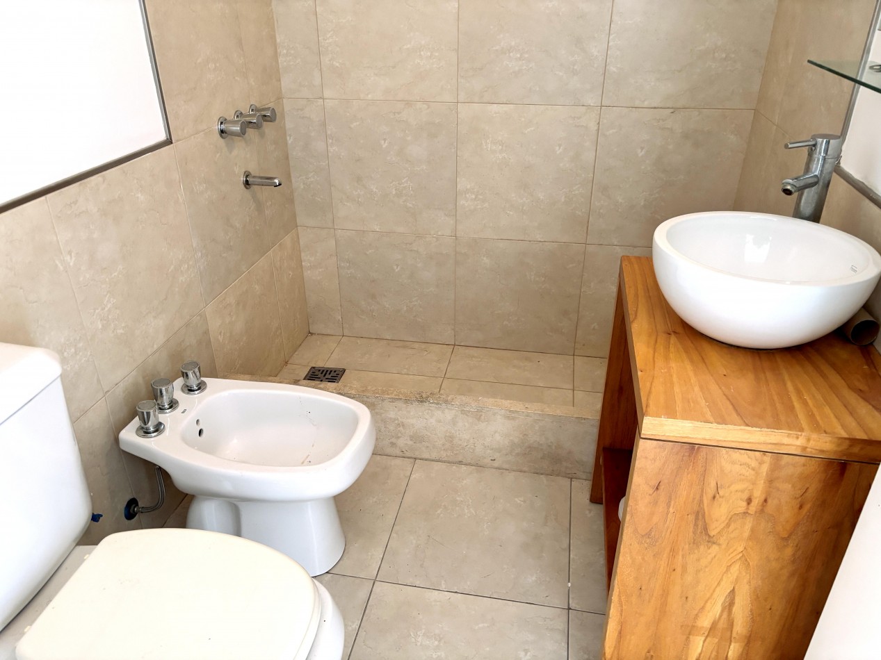 63m2 Duplex de 2 Ambientes c/2 baños y balcon.
