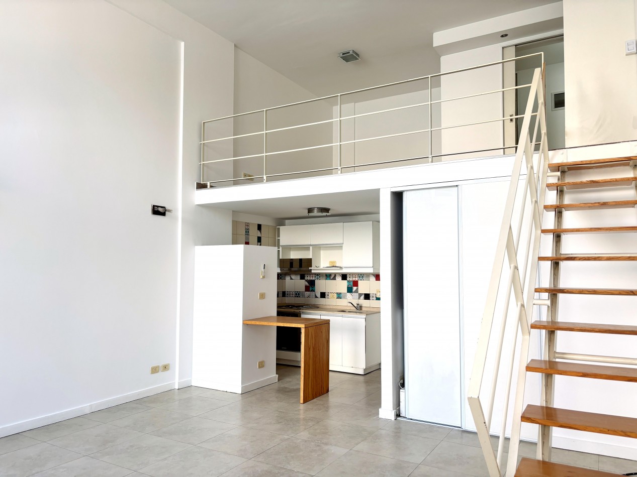 63m2 Duplex de 2 Ambientes c/2 baños y balcon.