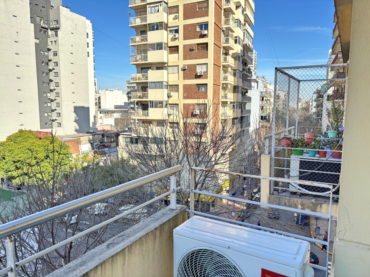 63m2 Duplex de 2 Ambientes c/2 baños y balcon.