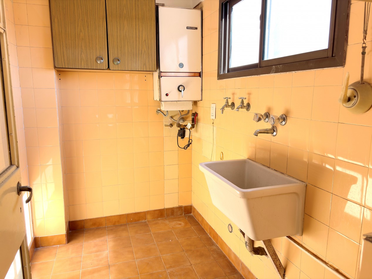 Venta 3 amb c/ lavadero, baño, toilette, balcon y baulera.