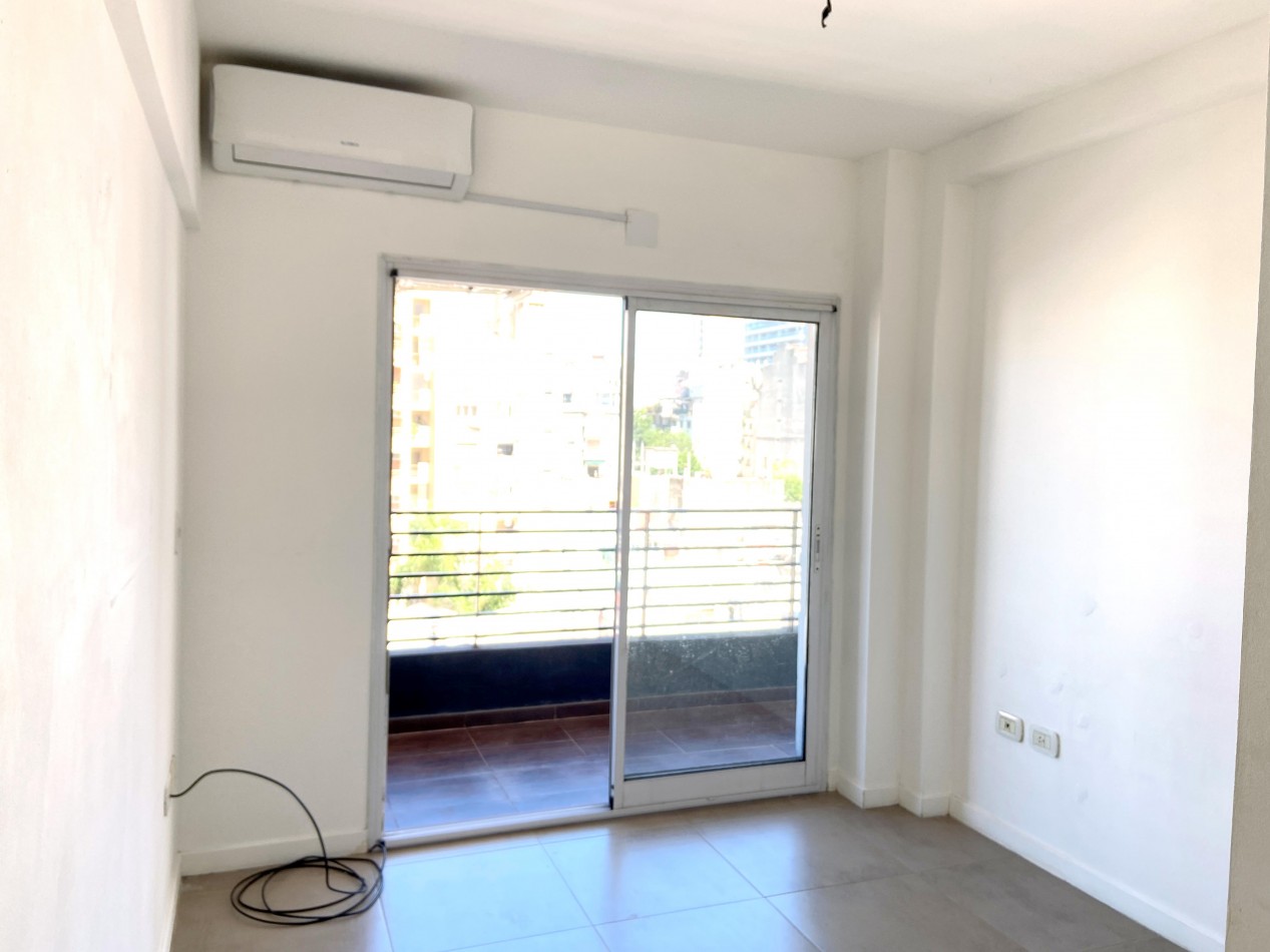 2 Ambientes c/balcon. Super luminoso con balcon corrido, vista abierta.