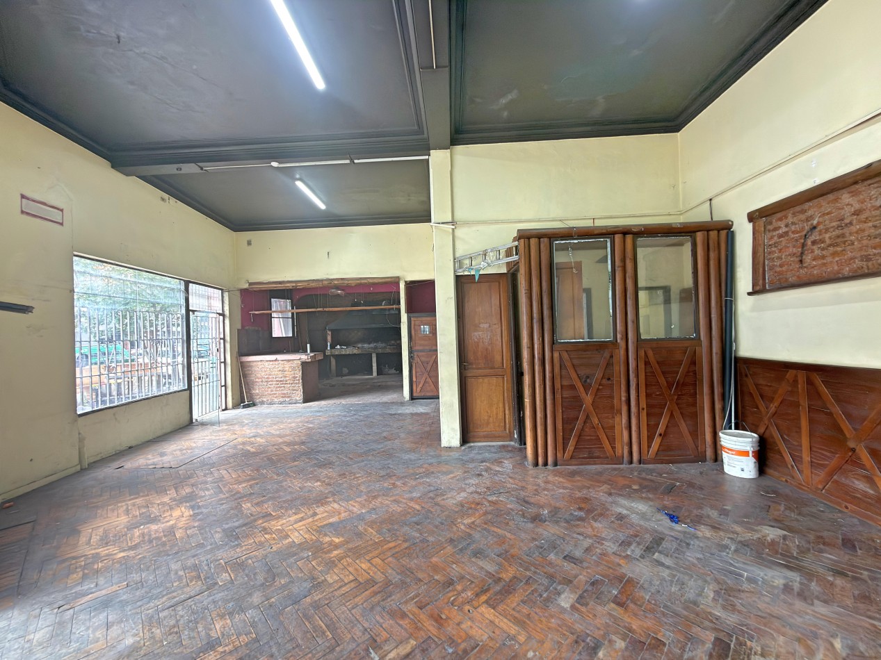 Local comercial en esquina 145m2 c/sotano
