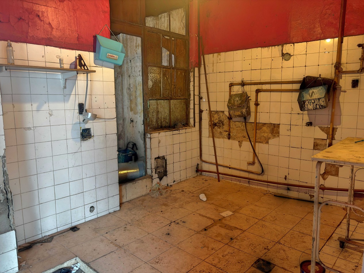 Local comercial en esquina 145m2 c/sotano