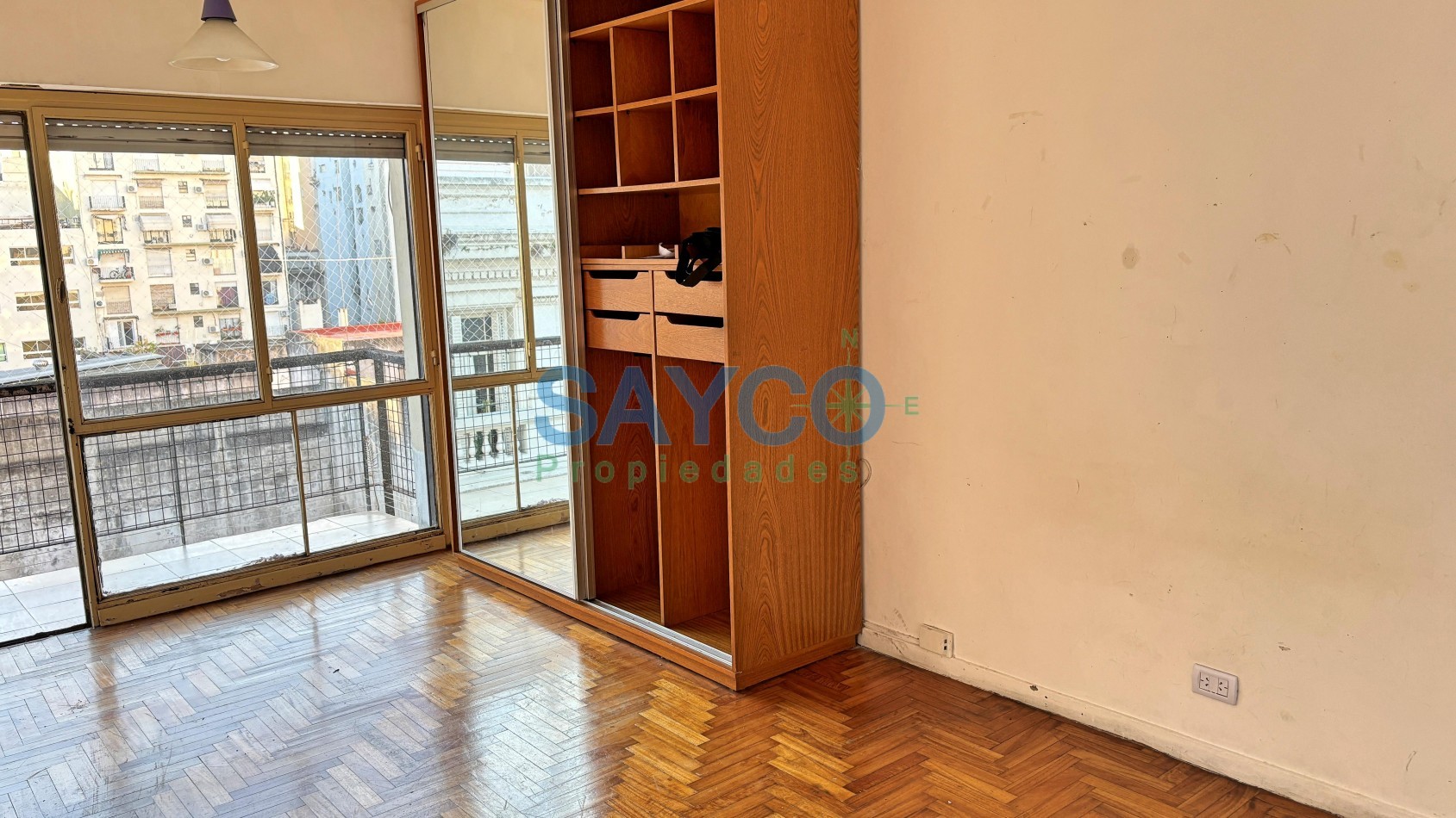 Vendo 2 ambientes con balcon