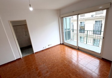 Depto 2 Amb con Balcon Sup: 45m² m Subte.